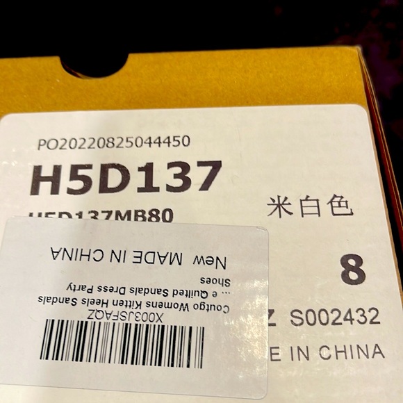 Brand new! Never worn. Courthouse women’s kitten heels sandals - Picture 6 of 6